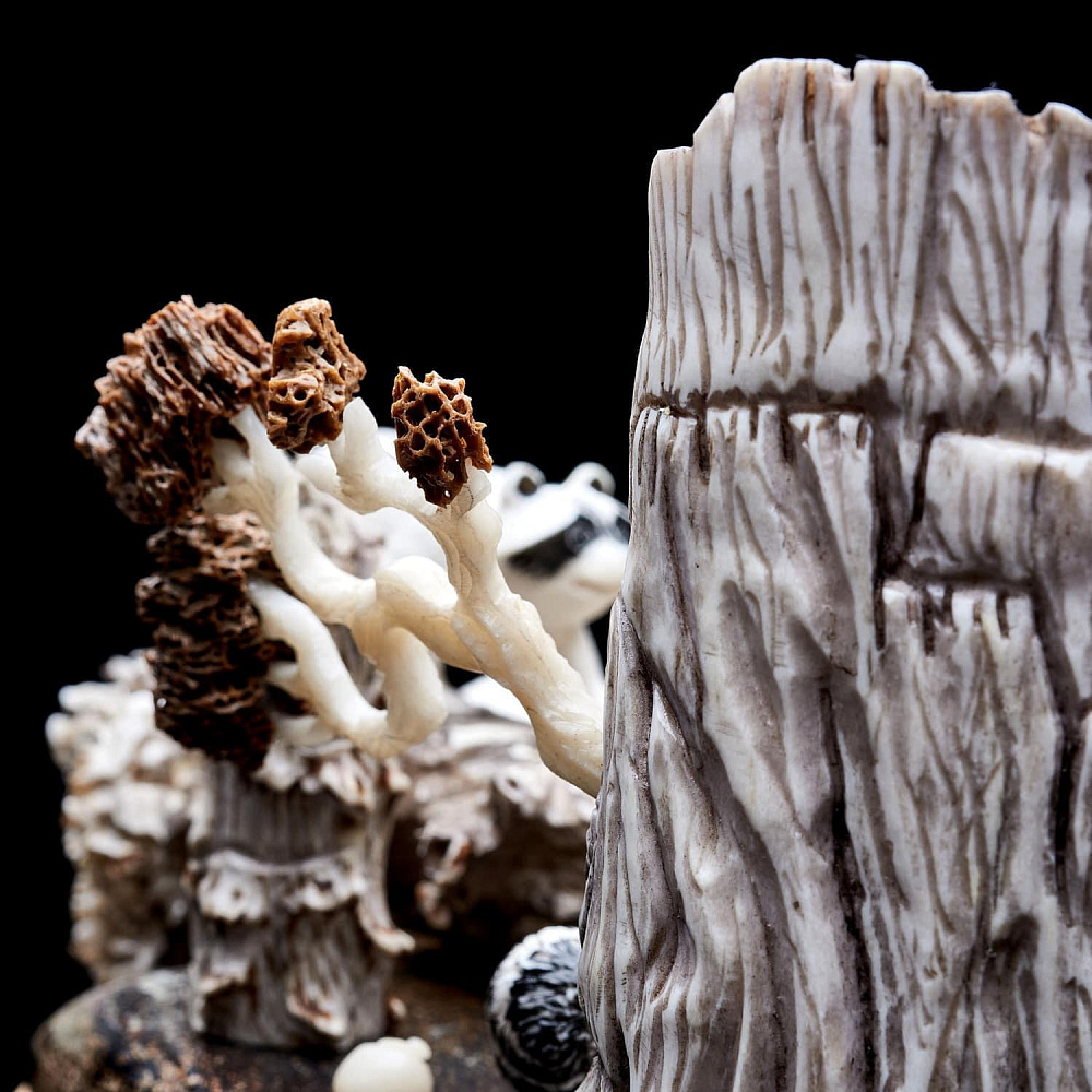 Скульптура из рога лося на деревянной подставке «Еноты» - интернет магазин Русь Велика я фото 8