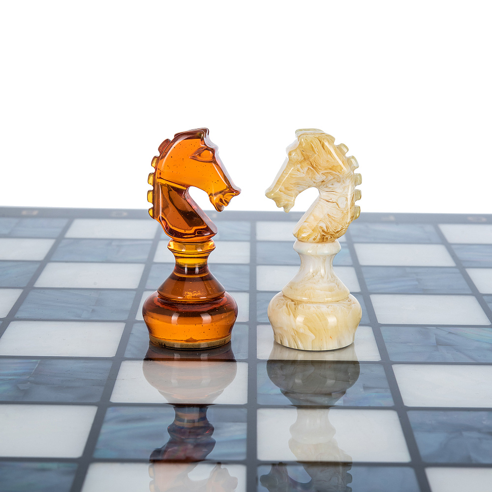 Шахматы с перламутром и фигурами из янтаря 45х45 см - интернет магазин Русь Велика я фото 3