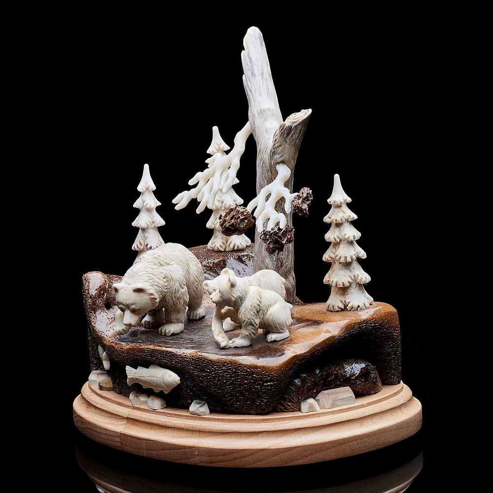 Скульптура из рога лося «Медведи на рыбалке» - интернет магазин Русь Велика я фото 1