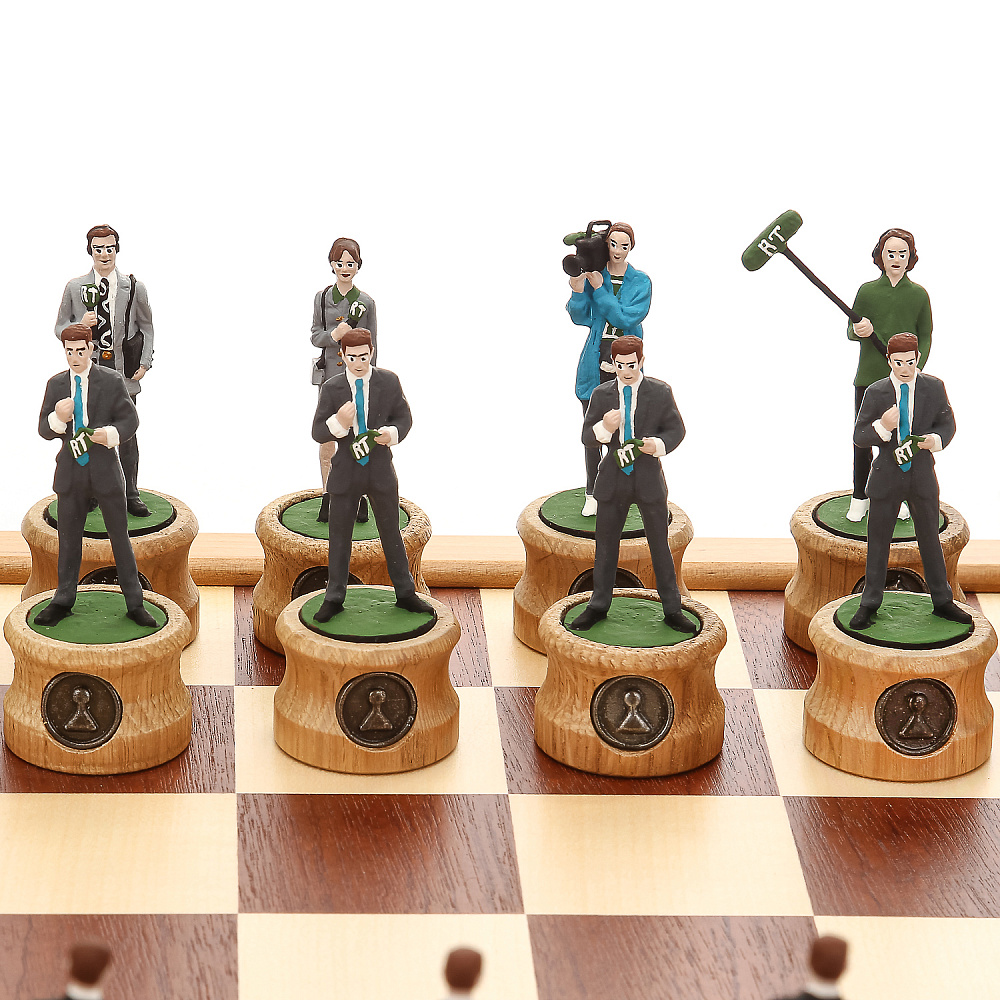 Шахматы деревянные «Репортеры» 43х43 см - интернет магазин Русь Велика я фото 5