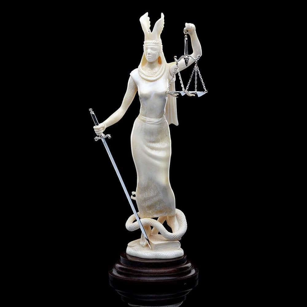 Скульптура из кости «Фемида» с серебром - интернет магазин Русь Велика я 