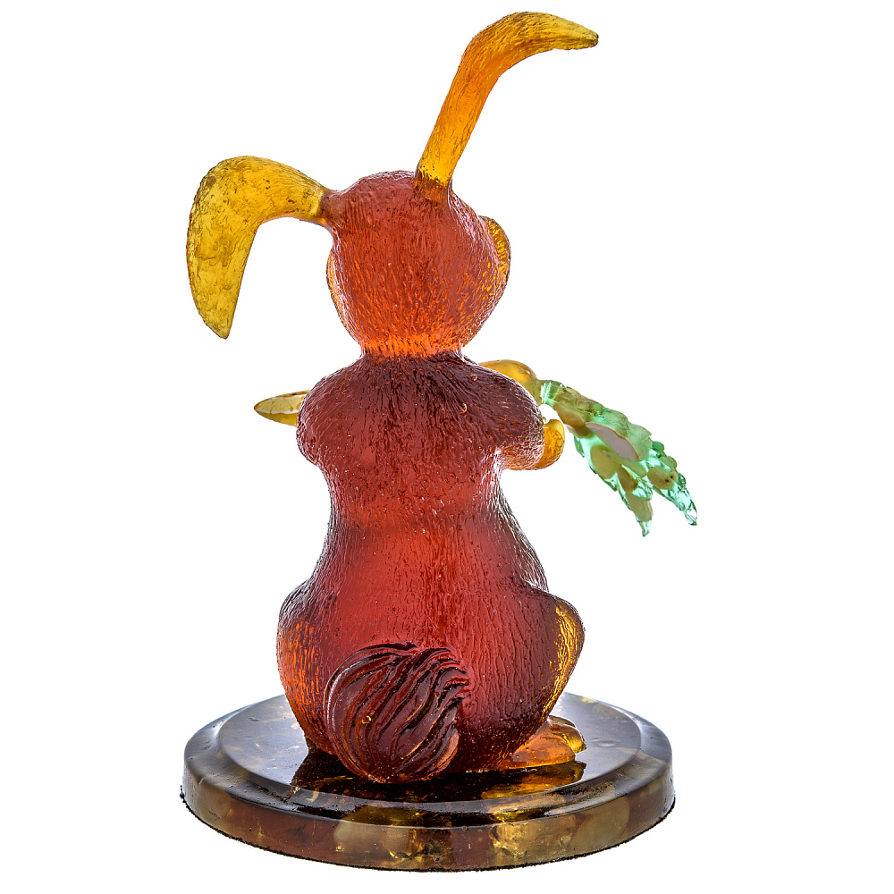 Статуэтка из янтаря Кролик с морковкой «Живите сладко» - интернет магазин Русь Велика я фото 4
