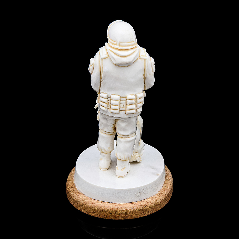 Скульптура из кости «Солдат» - интернет магазин Русь Велика я фото 3