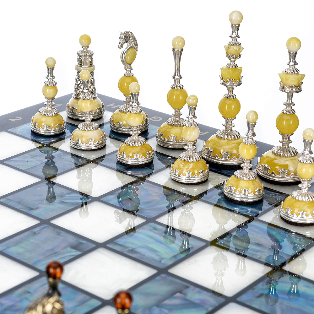 Шахматы с перламутром и янтарными фигурами 45х45 см - интернет магазин Русь Велика я фото 1
