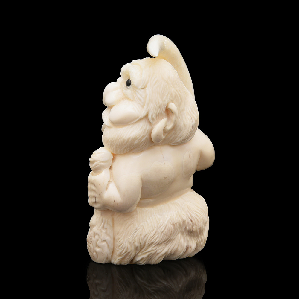 Скульптура из кости «Первобытный охотник» - интернет магазин Русь Велика я фото 1