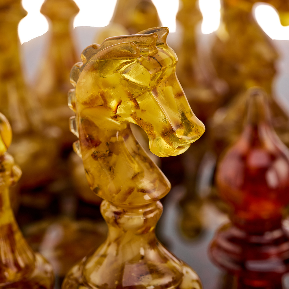 Шахматы с инкрустацией и фигурами из янтаря 37х37 см - интернет магазин Русь Велика я фото 6