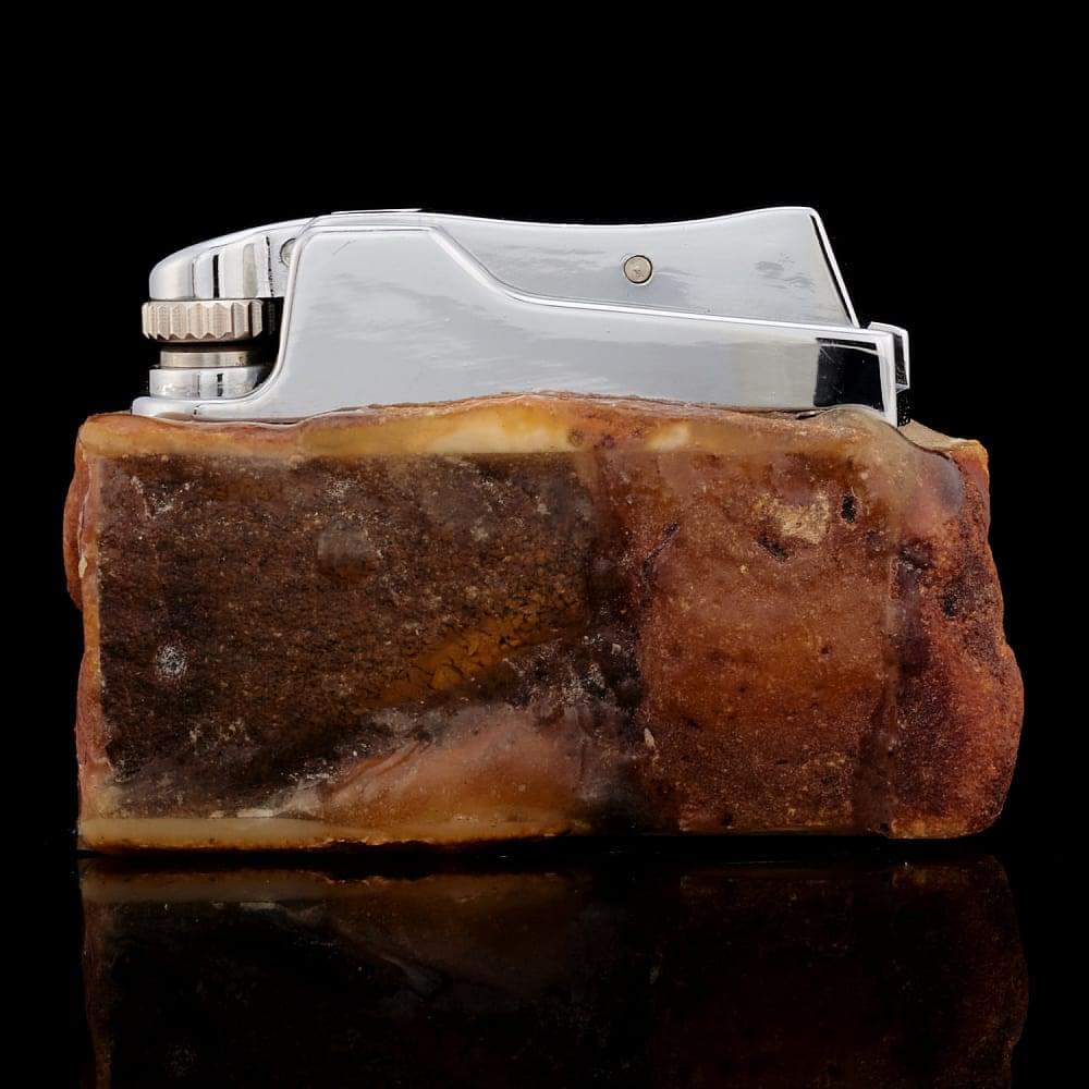 Зажигалка бензиновая со вставками из янтаря - интернет магазин Русь Велика я 