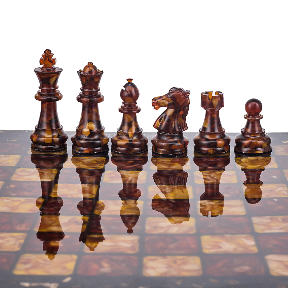 Шахматы с инкрустацией и фигурами из янтаря «Камелот» 45х45 см - интернет магазин Русь Велика я фото 2