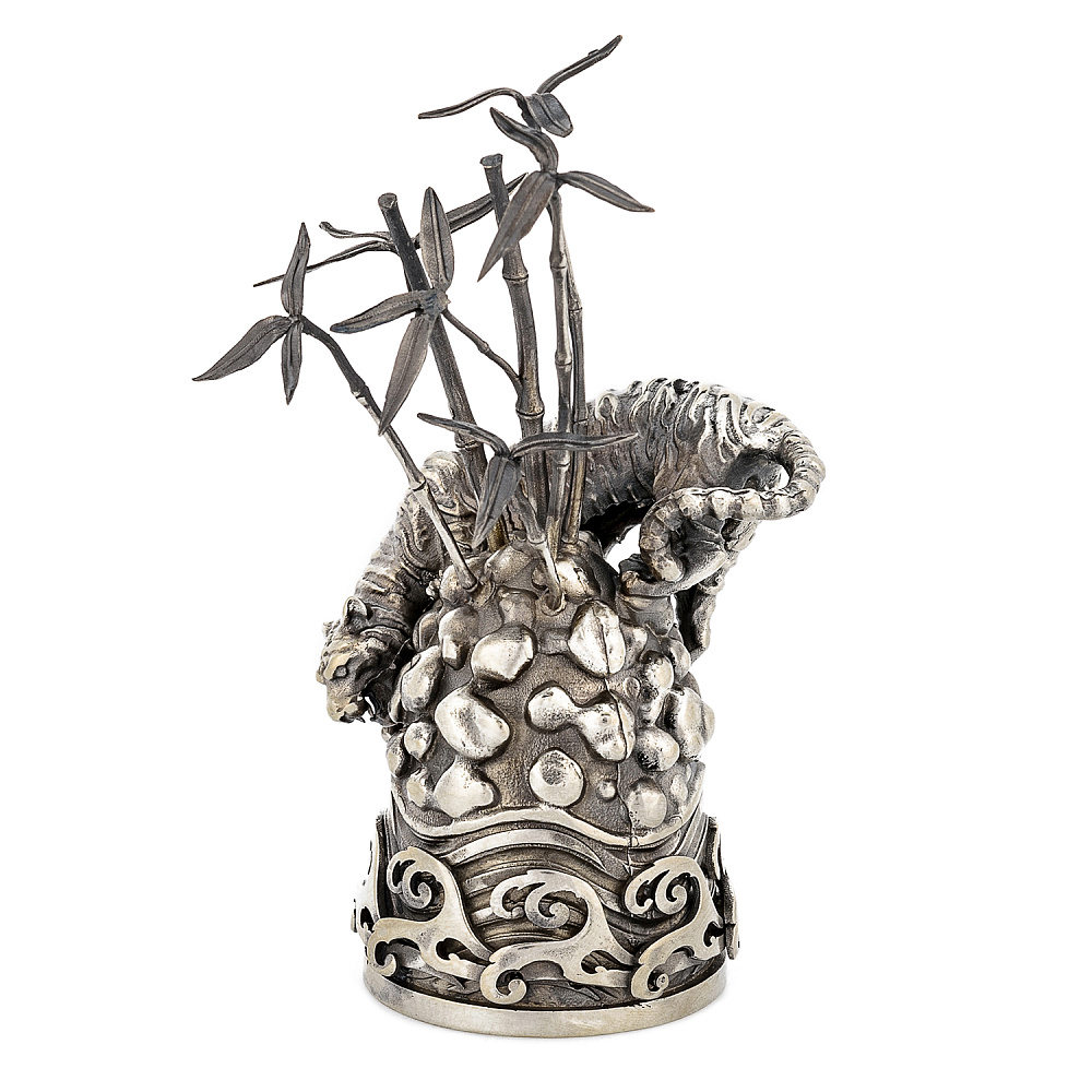 Бронзовый колокольчик «Тигр спускается к ручью» - интернет магазин Русь Велика я 