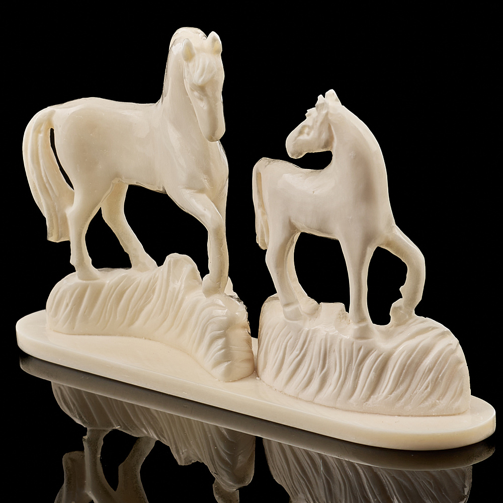 Символ 2026 года. Скульптура из кости «Лошадки» - интернет магазин Русь Велика я фото 1