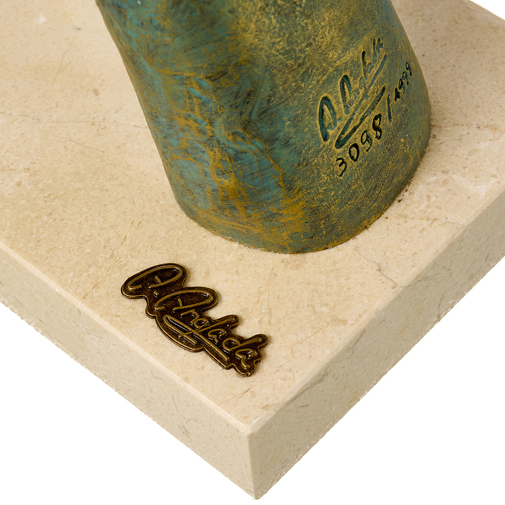 Скульптура «Мир в твоих руках» - интернет магазин Русь Велика я фото 2