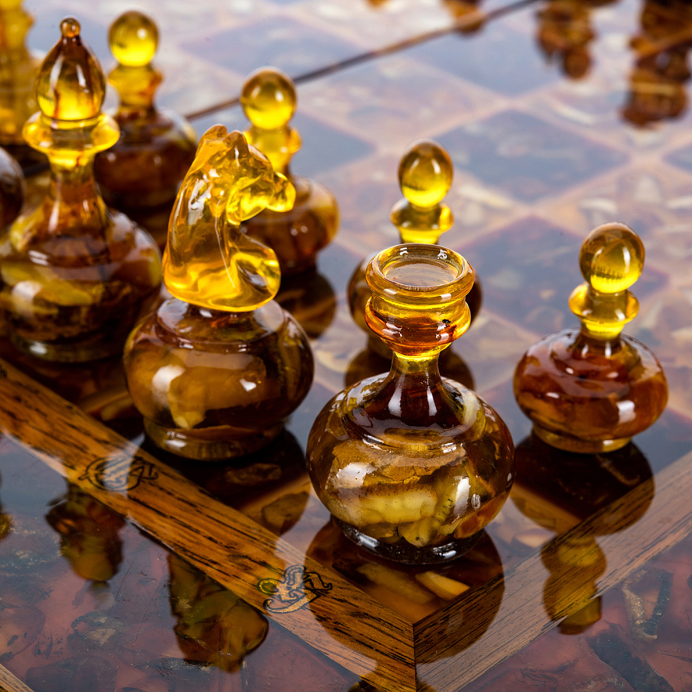 Шахматы с инкрустацией и фигурами из янтаря 46х23 см - интернет магазин Русь Велика я фото 4