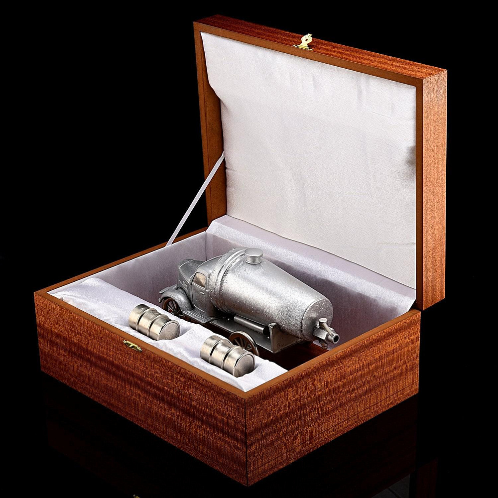 Питейный набор со стопками «Ретро-грузовик» - интернет магазин Русь Велика я фото 2