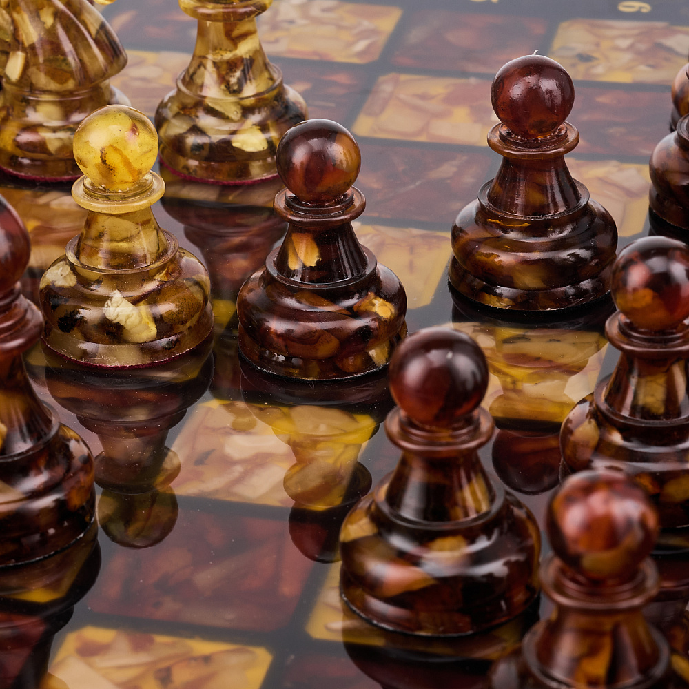 Шахматы с инкрустацией и фигурами из янтаря «Камелот» 45х45 см - интернет магазин Русь Велика я фото 7