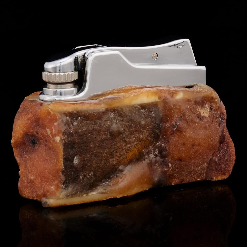 Зажигалка бензиновая со вставками из янтаря - интернет магазин Русь Велика я фото 1