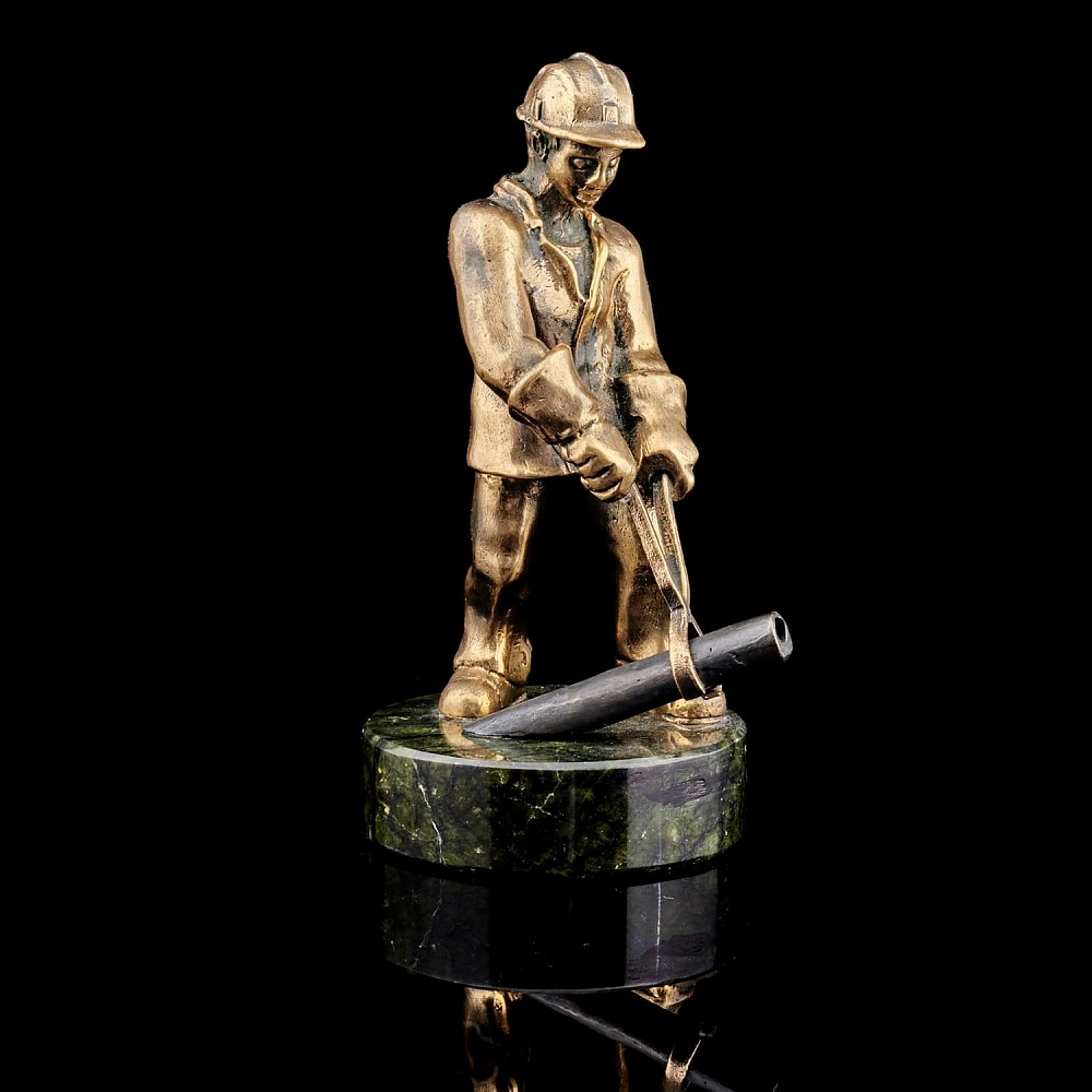 Бронзовая статуэтка «Трубопрокатчик» - интернет магазин Русь Велика я 