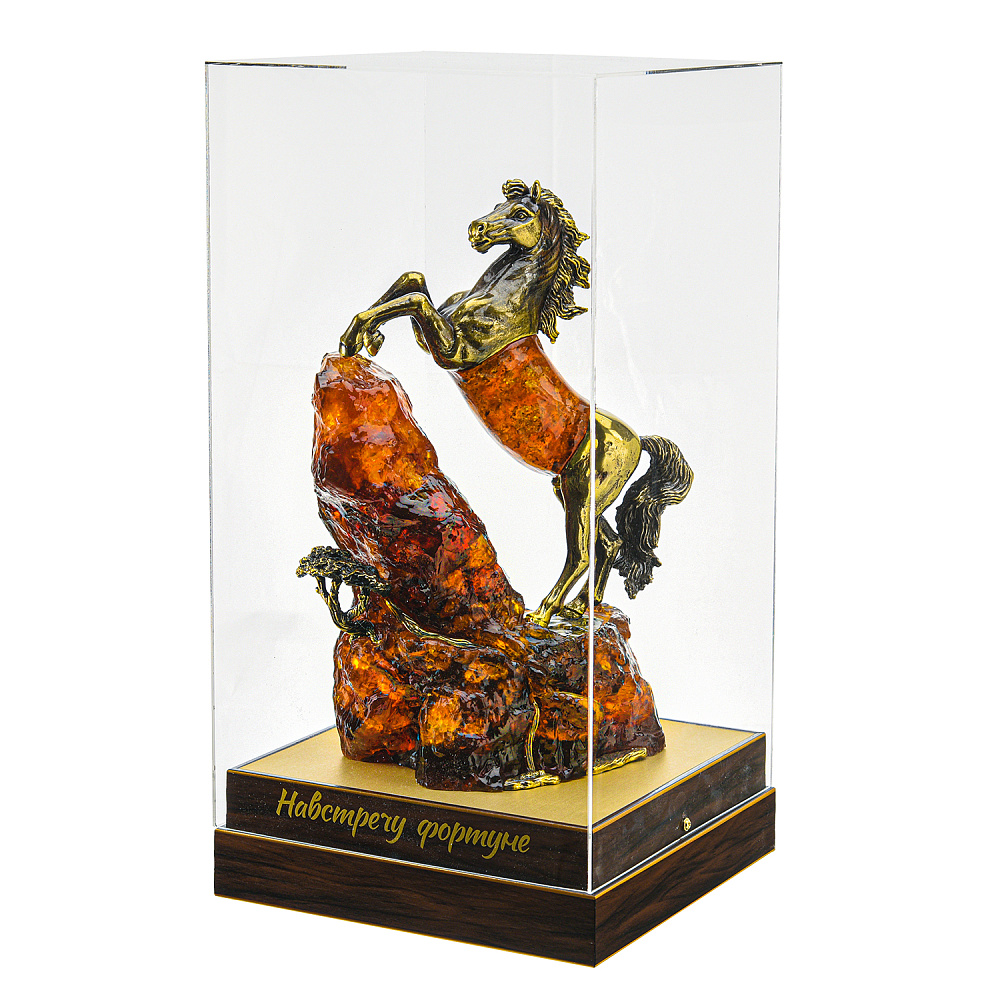 Лошадь Символ 2026 года. Скульптура из янтаря «Навстречу Фортуне» - интернет магазин Русь Велика я 