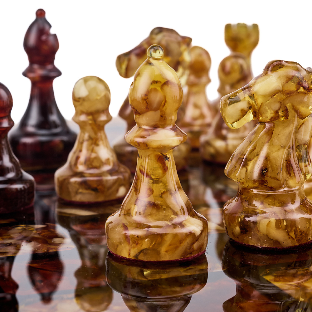 Шахматы с инкрустацией и фигурами из янтаря 28х28 см - интернет магазин Русь Велика я фото 5