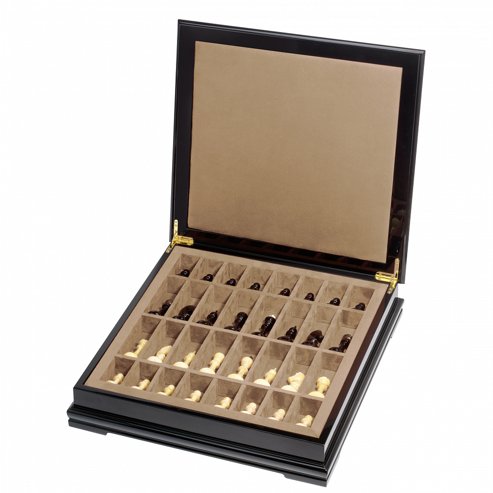 Шахматный ларец с натуральным перламутром и фигурами из янтаря (отделка бежевой тканью) 45х45 см - интернет магазин Русь Велика я фото 1