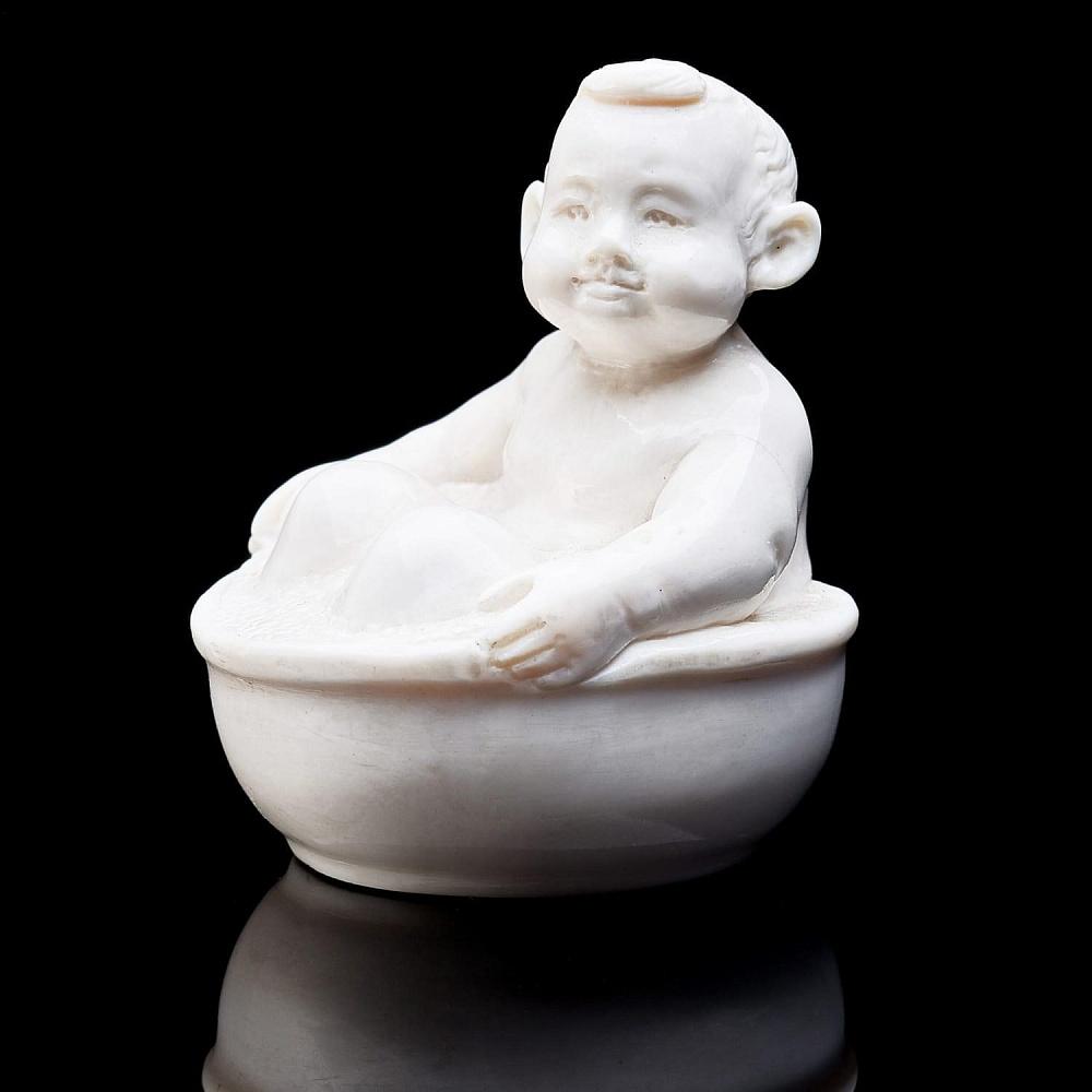 Статуэтка из бивня мамонта «Мальчик в тазике» - интернет магазин Русь Велика я 