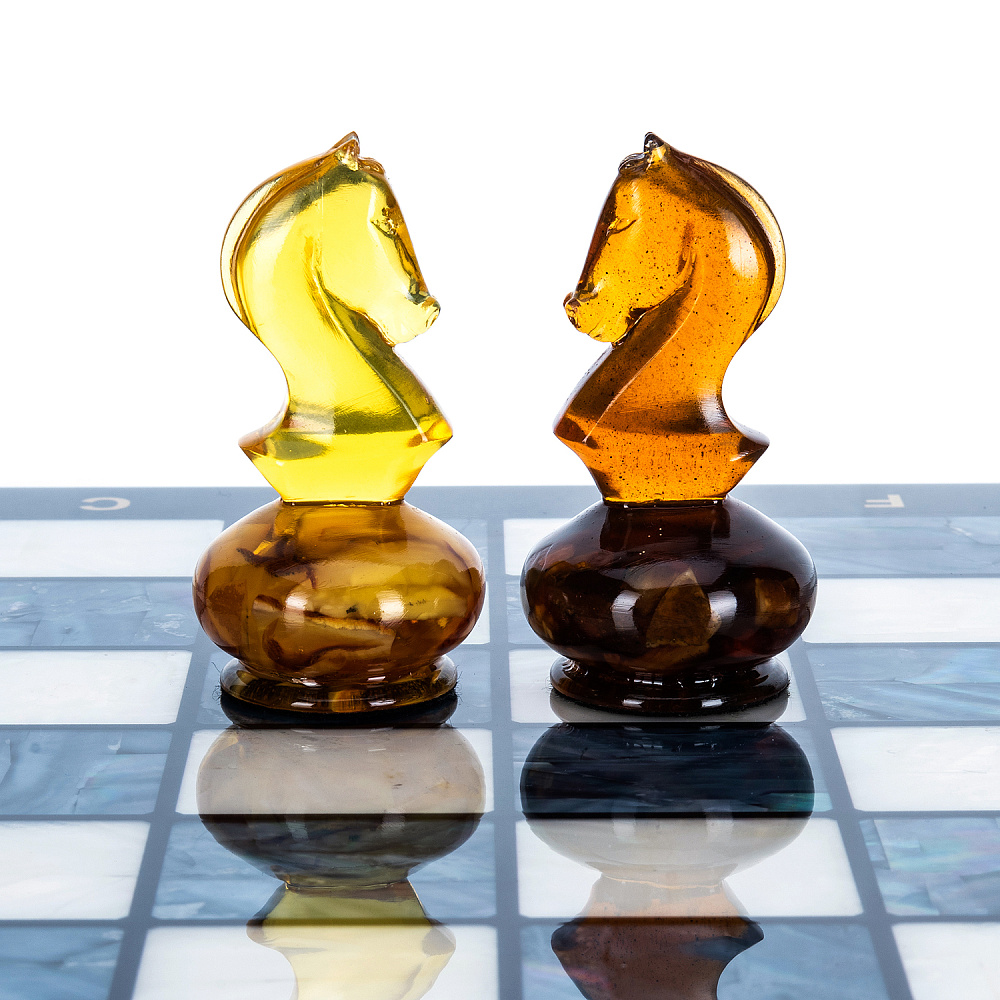 Шахматы с перламутром и янтарными фигурами 45х45 см - интернет магазин Русь Велика я фото 3