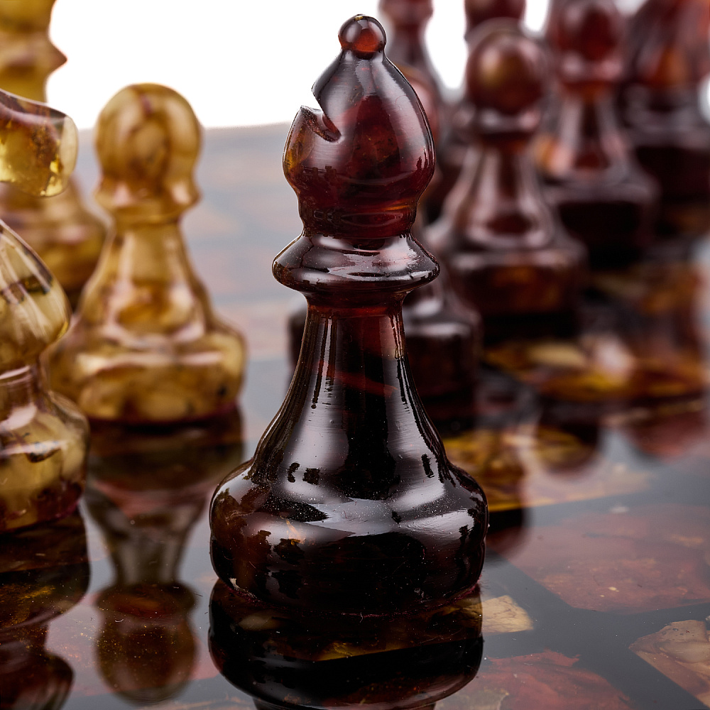 Шахматы с инкрустацией и фигурами из янтаря 28х28 см - интернет магазин Русь Велика я фото 7