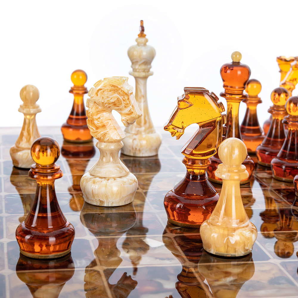 Шахматы из карельской березы и фигурами из янтаря 45х45 см - интернет магазин Русь Велика я фото 2