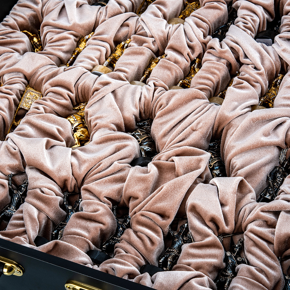 Шахматы с полем из камня и фигурами из серебра «Сражение» 35х35 см - интернет магазин Русь Велика я фото 19