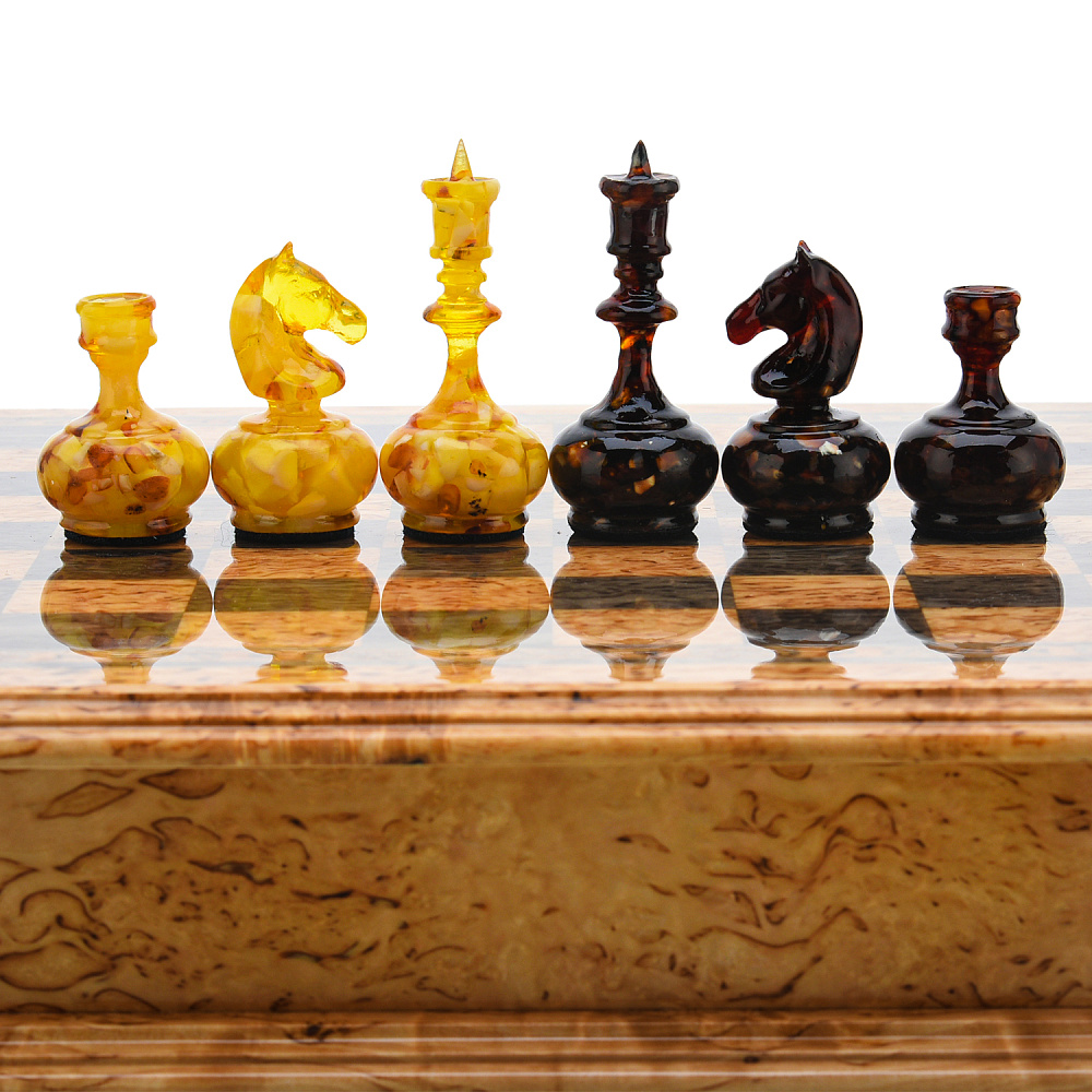 Шахматы из карельской березы с янтарными фигурами 37х37 см - интернет магазин Русь Велика я фото 5