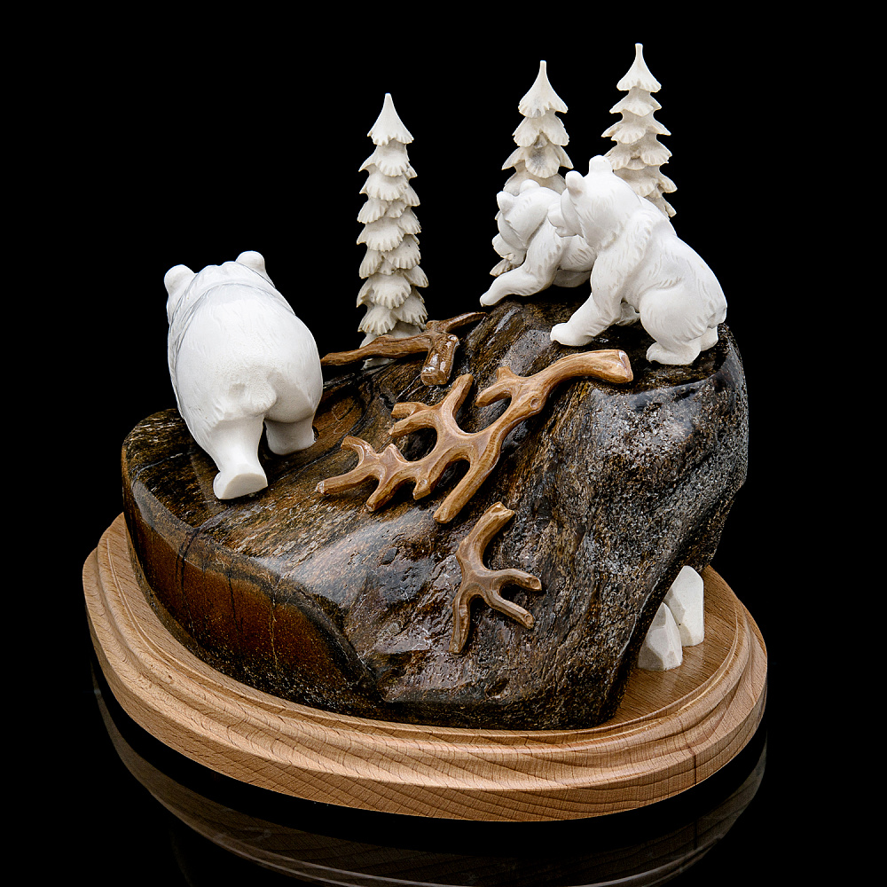 Скульптура из кости «Семья медведей» - интернет магазин Русь Велика я фото 3