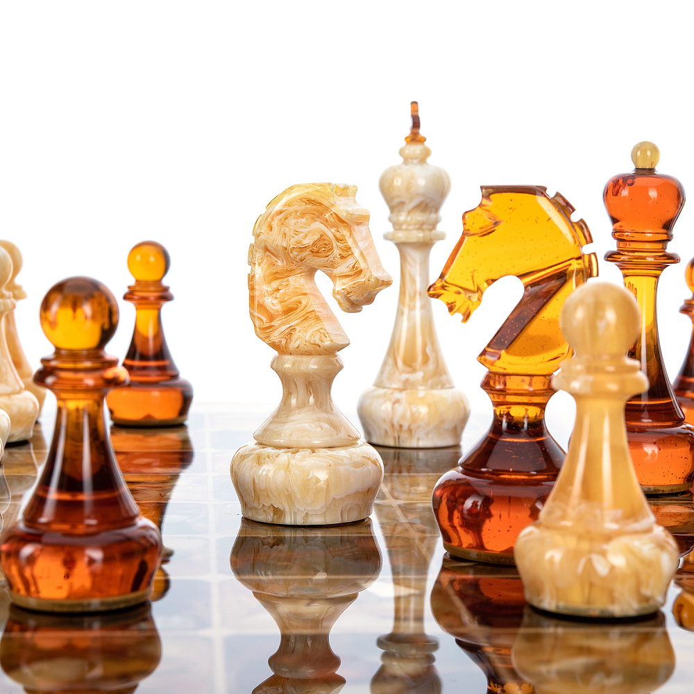 Шахматы из карельской березы и фигурами из янтаря 45х45 см - интернет магазин Русь Велика я фото 3