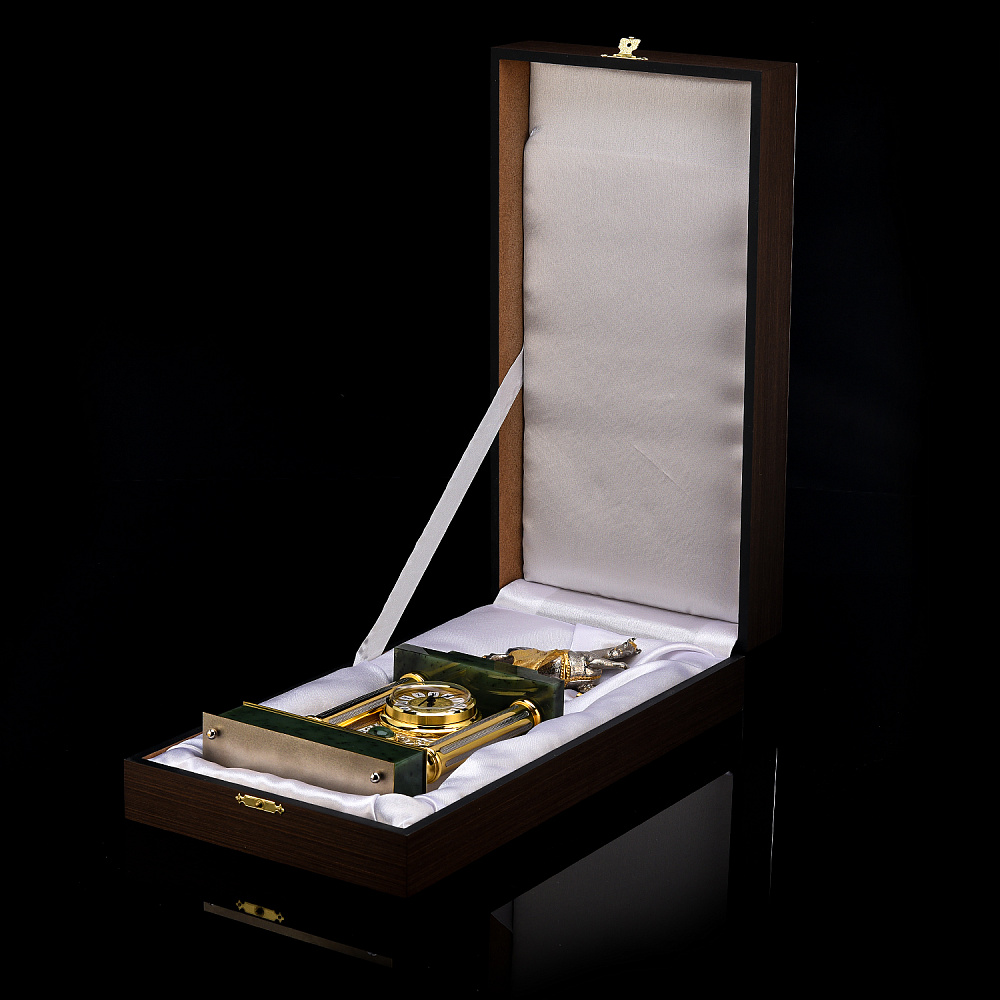 Лошадь Символ 2026 года. Часы настольные «Конь с попоной». Златоуст - интернет магазин Русь Велика я фото 5