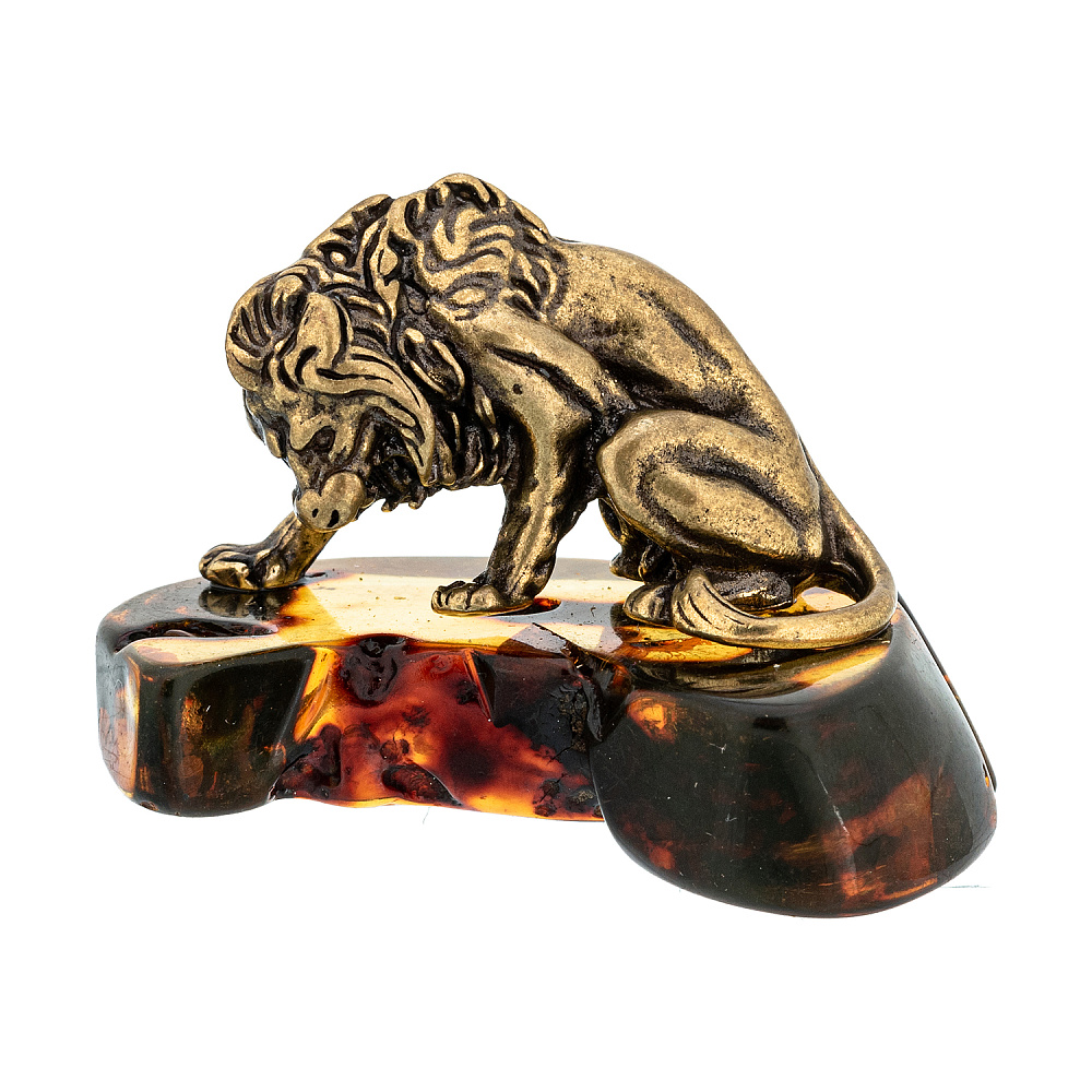 Статуэтка с янтарем «Нападающий лев» - интернет магазин Русь Велика я 