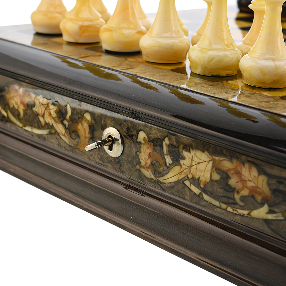 Шахматы из карельской березы с фигурами из янтаря 45х45 см - интернет магазин Русь Велика я фото 6