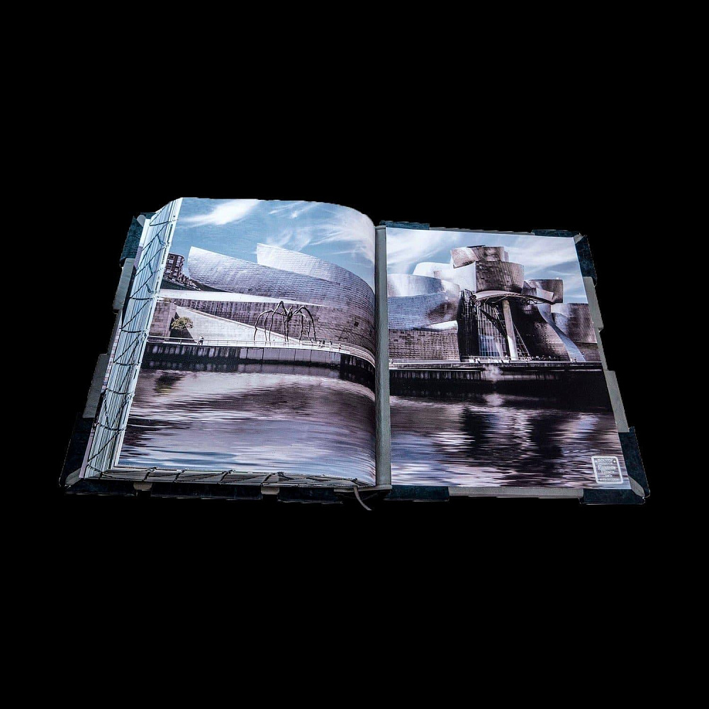 Книга «Шедевры мировой архитектуры» Уилл Прайс. Кожаный переплёт. На подставке - интернет магазин Русь Велика я фото 11