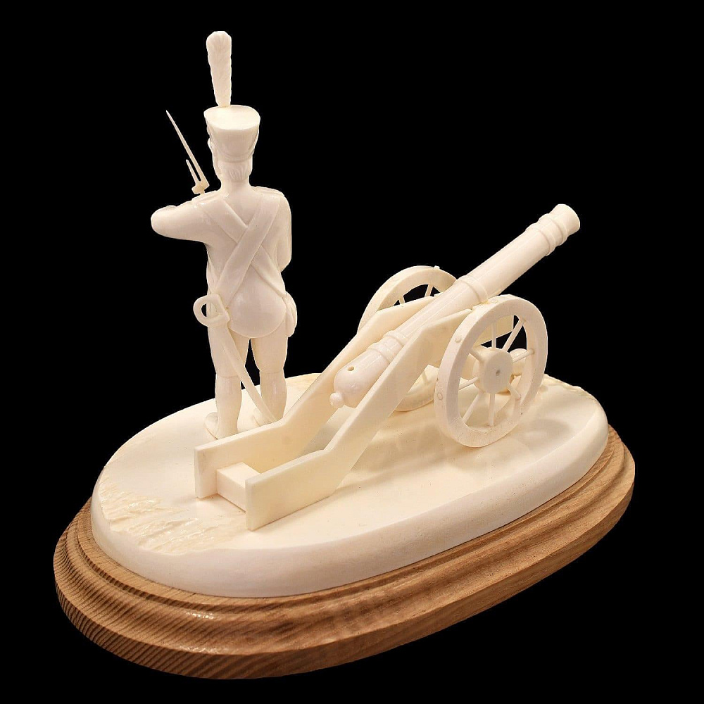 Скульптура «Гренадёр». Рог лося - интернет магазин Русь Велика я фото 2