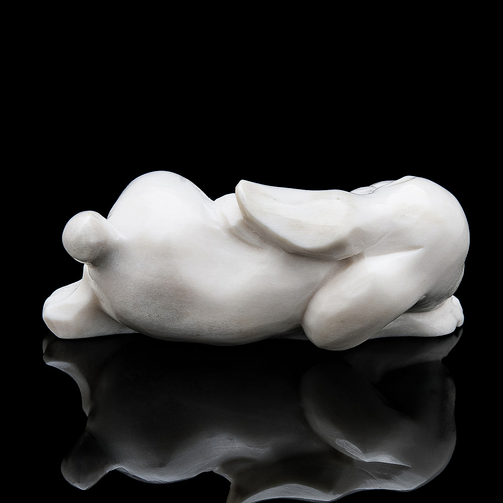 Скульптура из кости «Кролик с морковкой» - интернет магазин Русь Велика я фото 3