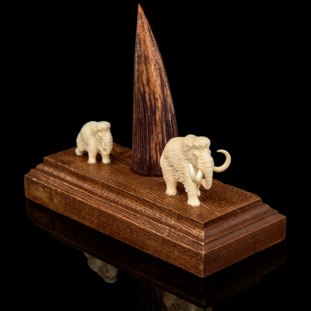 Скульптура из бивня мамонта «Мамонты» - интернет магазин Русь Велика я фото 1