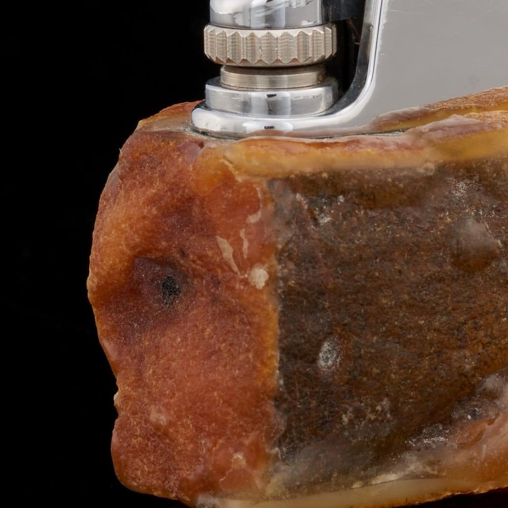 Зажигалка бензиновая со вставками из янтаря - интернет магазин Русь Велика я фото 3