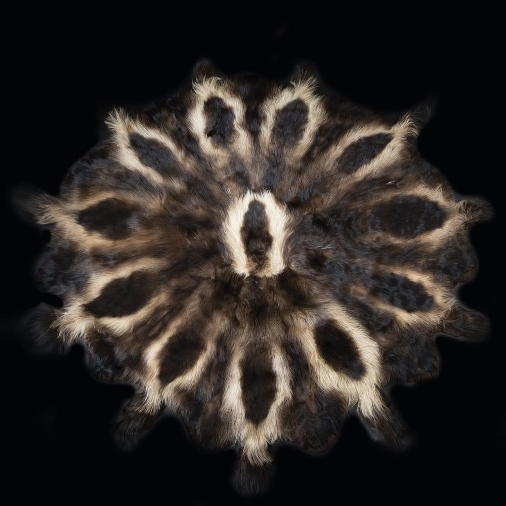 Покрывало меховое из шкур росомах - интернет магазин Русь Велика я 