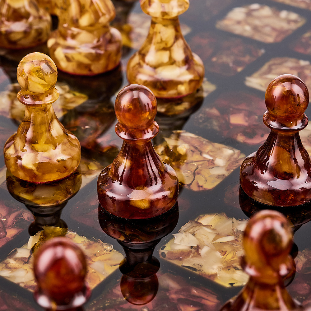 Шахматы с инкрустацией и фигурами из янтаря 30х30 см - интернет магазин Русь Велика я фото 5