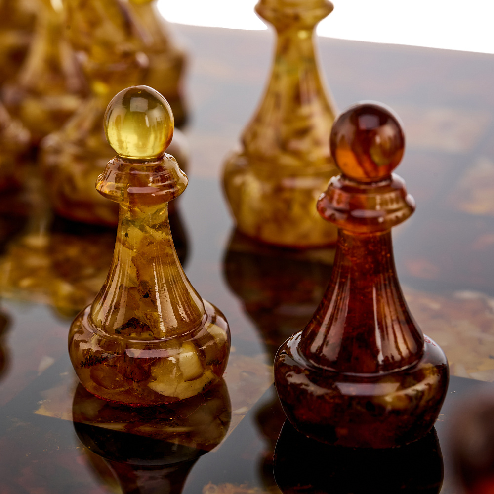 Шахматы с инкрустацией и фигурами из янтаря 37х37 см - интернет магазин Русь Велика я фото 5