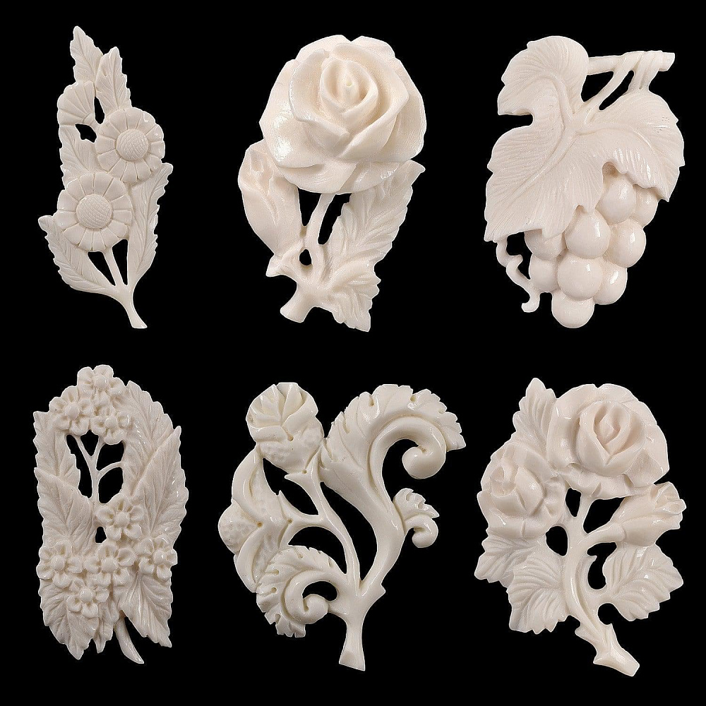 Брошь из рога лося «Цветы» - интернет магазин Русь Велика я 