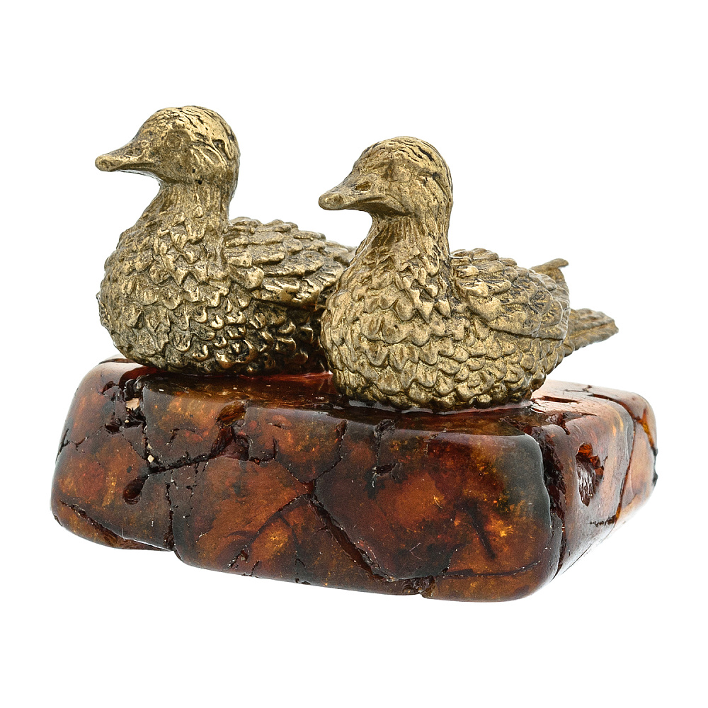 Статуэтка с янтарем «Пара уточек» - интернет магазин Русь Велика я 