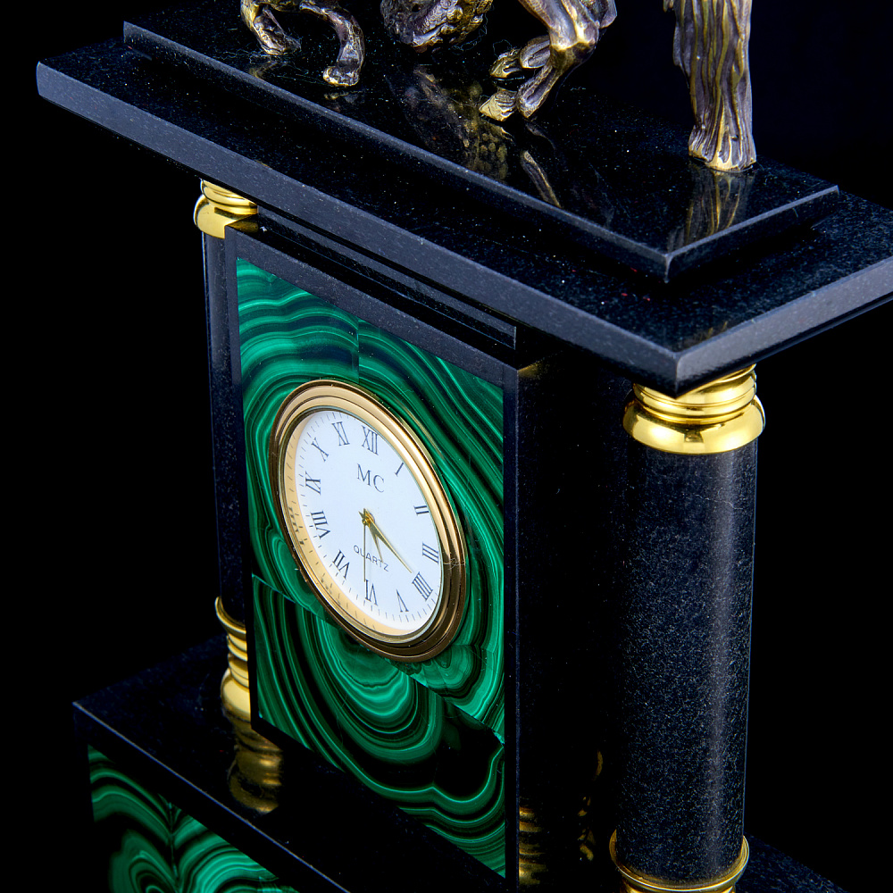 Часы настольные из малахита и латуни с позолотой «Г. Победоносец». Златоуст - интернет магазин Русь Велика я фото 4