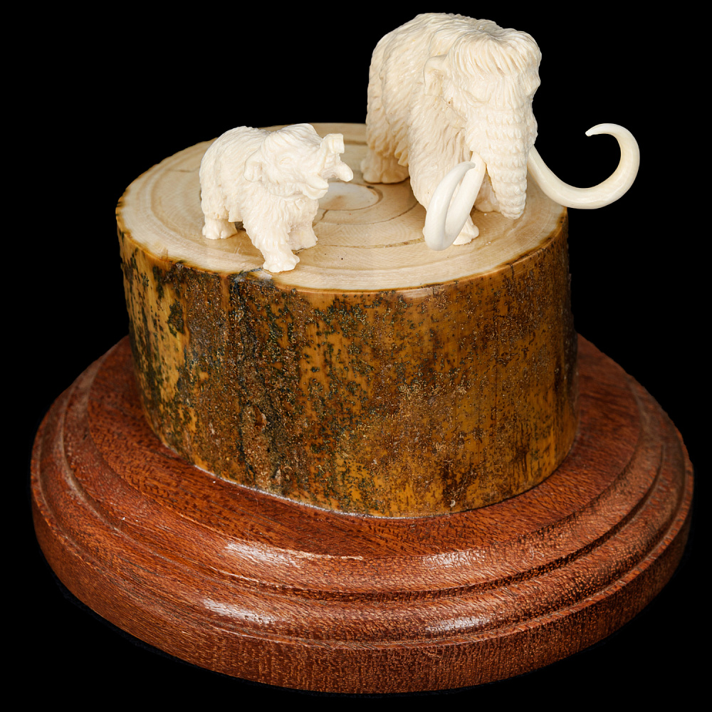 Скульптура из бивня мамонта «Мамонты» - интернет магазин Русь Велика я 