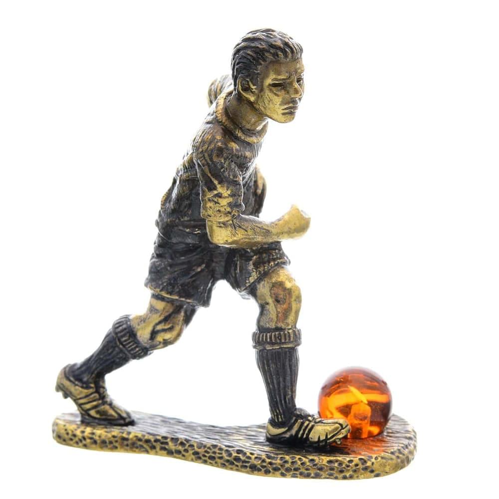Статуэтка с янтарем «Футболист №4» - интернет магазин Русь Велика я 