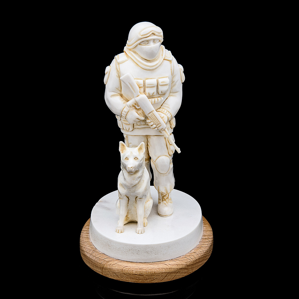 Скульптура из кости «Солдат» - интернет магазин Русь Велика я фото 1