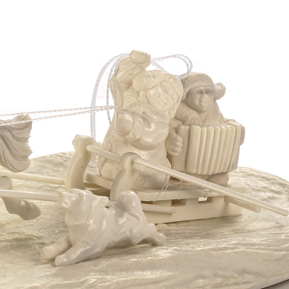 Композиция из кости «К девчатам» - интернет магазин Русь Велика я фото 2