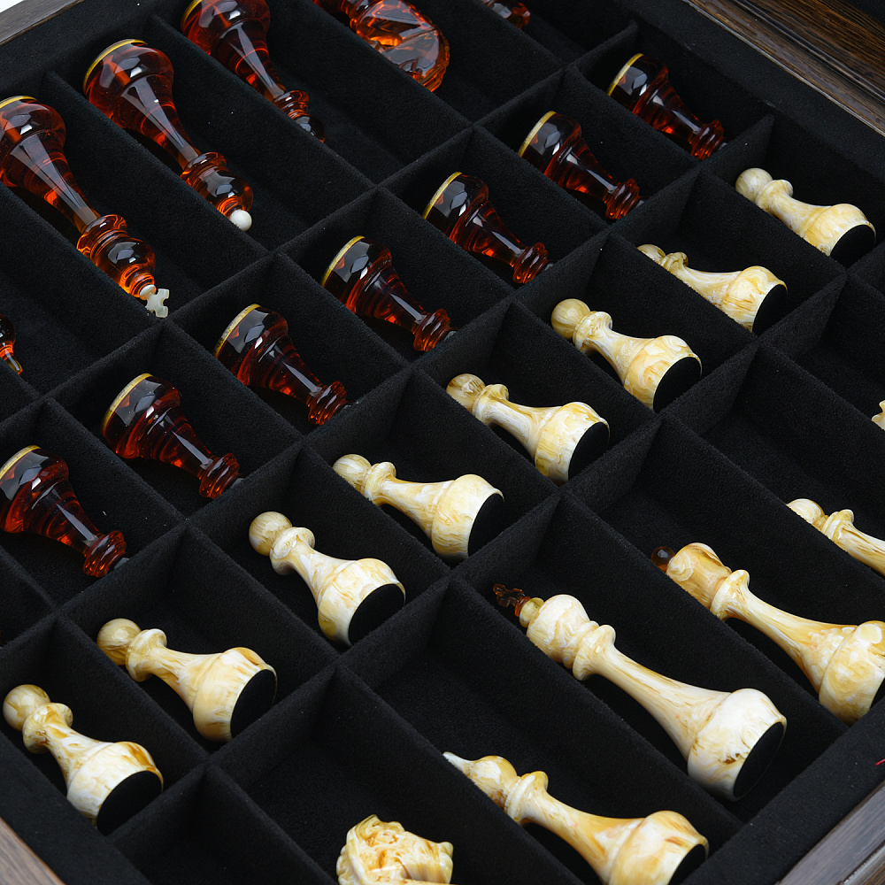 Шахматы из мореного дуба с янтарными фигурами 44х44 см - интернет магазин Русь Велика я фото 10